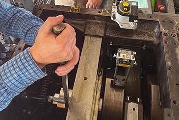 Comprobación del movimiento axial del ciguenal.   Comprobación del movimiento axial del ciguenal.