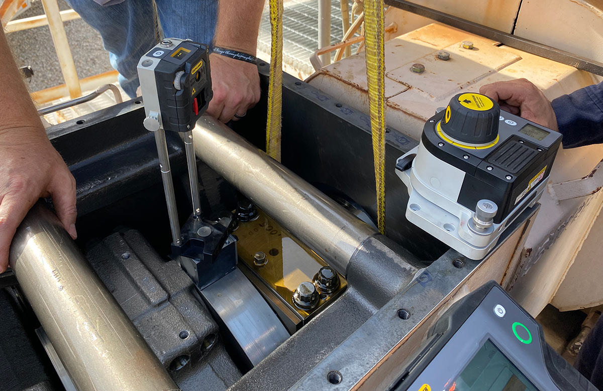 Measuring main bearing clearance