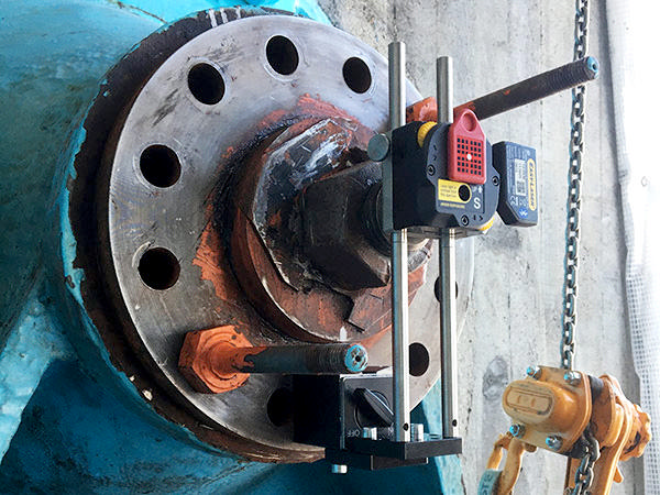 Measure equipment mounted on the rotational centre