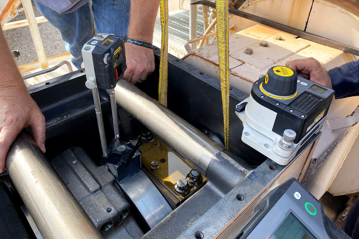 Measuring main bearing clearance