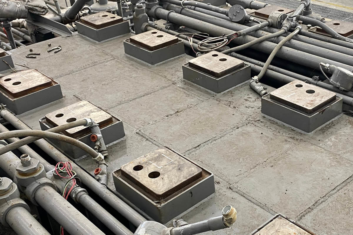 Foundation with sole plates